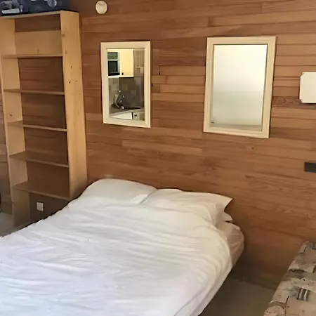 In And Out Studio, Sleeps 2-3 *