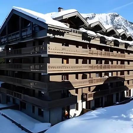 In And Out Studio, Sleeps 2-3 Courchevel