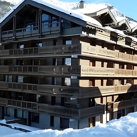 Apartment In And Out Studio, Sleeps 2-3 Courchevel